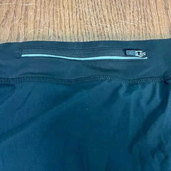 Rabbit Black Running Skort size XS pockets on side & Reflective zipper back - Picture 3 of 8